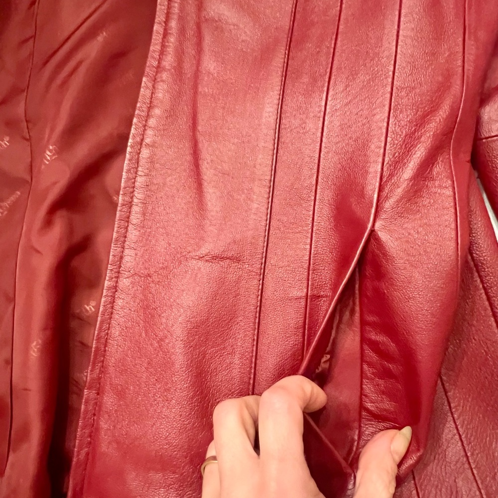 Women’s Med East 5th Genuine Leather zip-up jacket, Red/Burgundy 
UEC - Picture 9 of 14